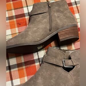 Market & Spruce Brown Ankle Boots with Buckle Detail New